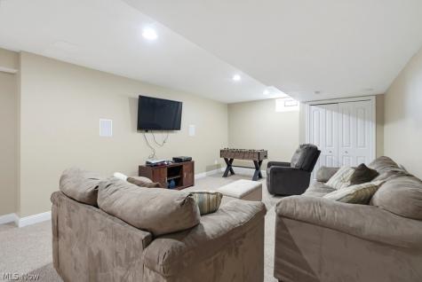 882 Queens Gate Way Wadsworth OH 44281