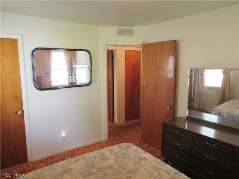 4208 Wetzel Avenue Cleveland OH 44109