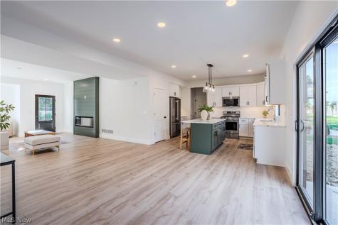 6724 Benedict Drive Middleburg Heights OH 44130
