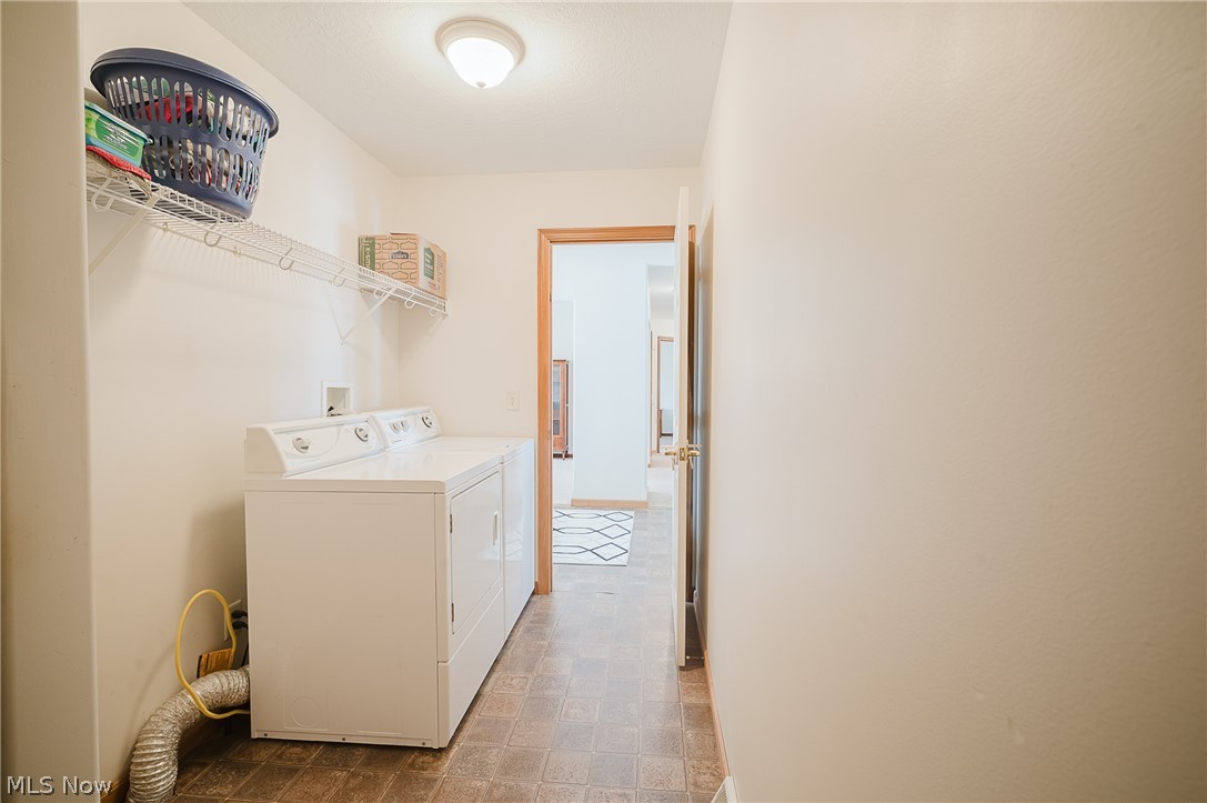 6041 Ridge Run Dr. NW Warren OH 44481