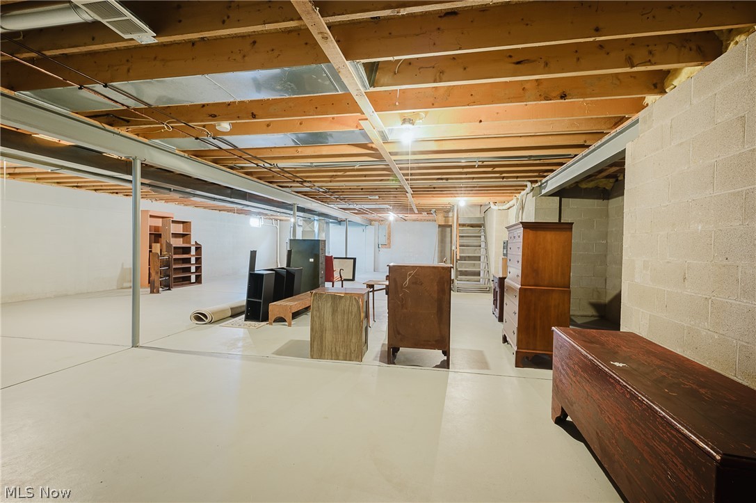 6041 Ridge Run Dr. NW Warren OH 44481