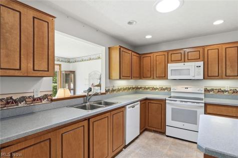 33037 Pebblebrook Drive North Ridgeville OH 44039