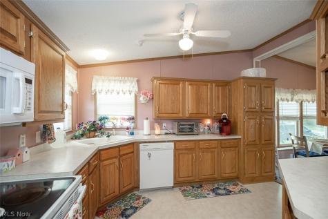 78 Periwinkle Drive Olmsted Twp OH 44138