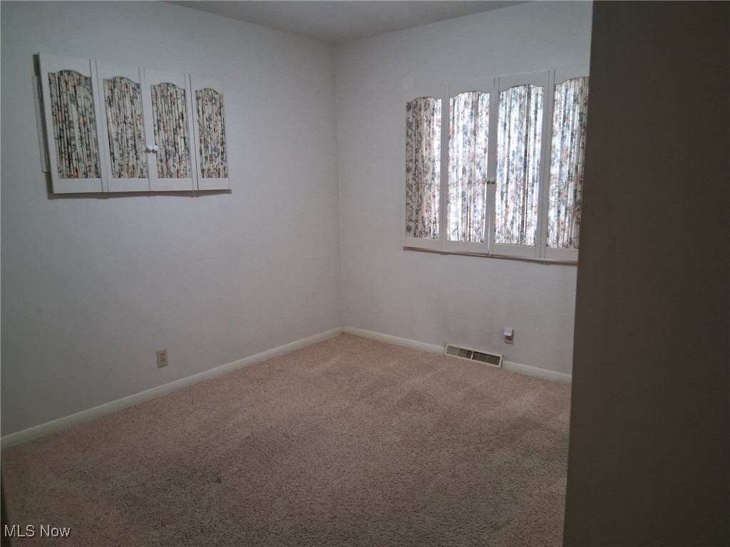 2770 Franwae SW Warren OH 44481