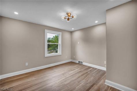 18329 Lomond Boulevard Shaker Heights OH 44122