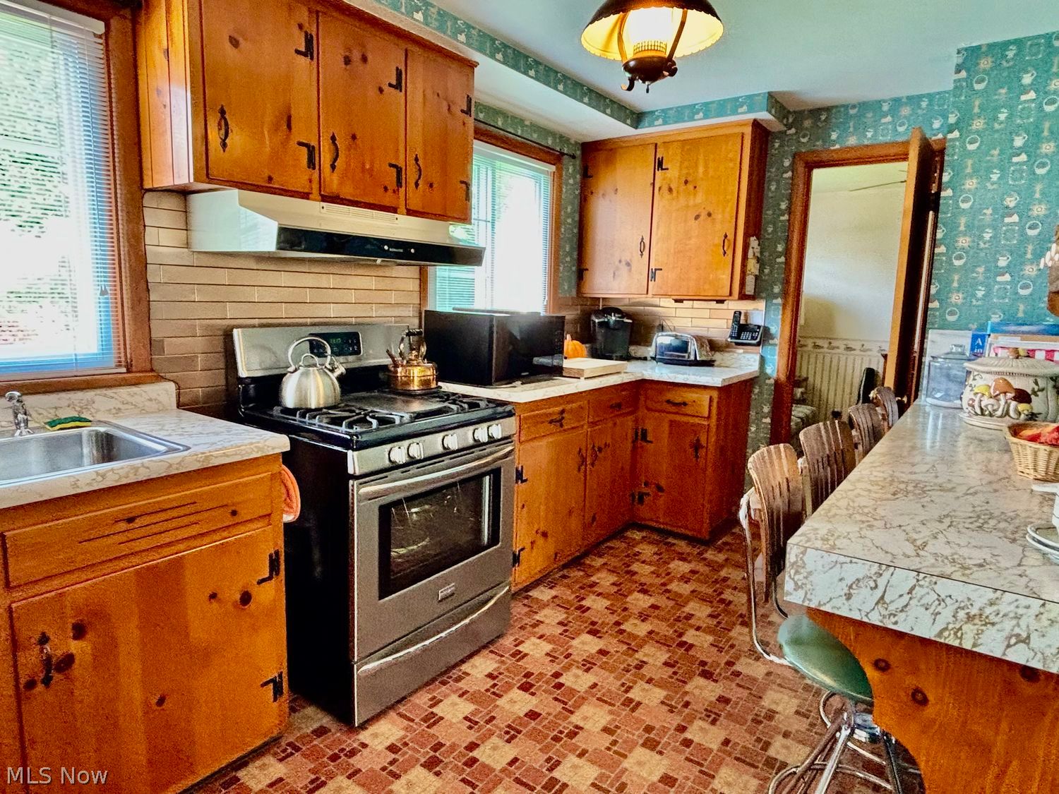 548 W Wilson Street Struthers OH 44471