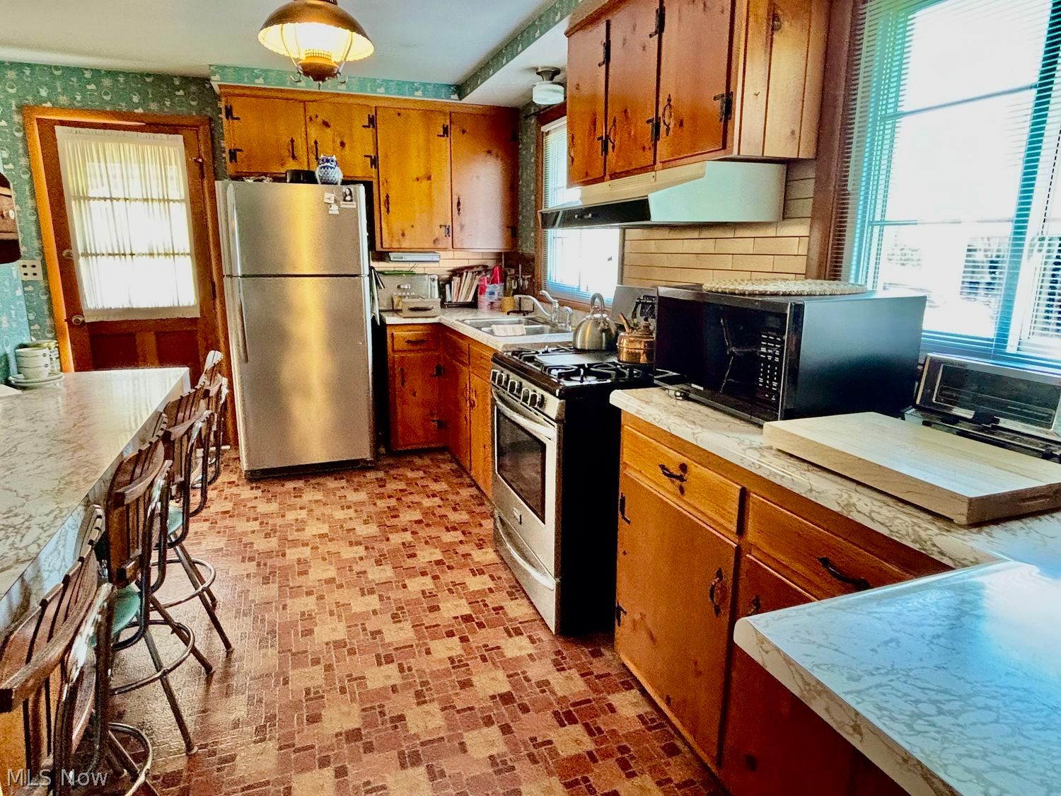 548 W Wilson Street Struthers OH 44471