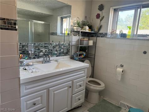 19219 Davinwood Drive Cleveland OH 44135