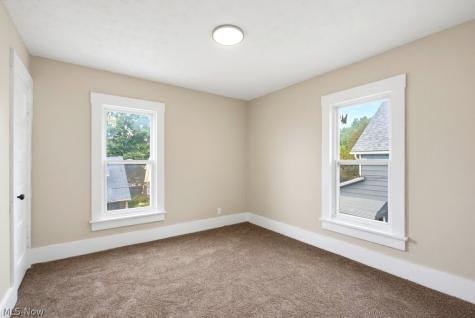 2121 10th Street SW Akron OH 44314