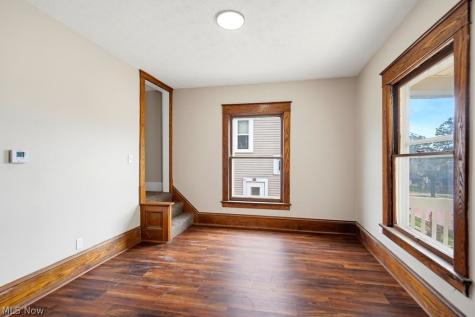 2121 10th Street SW Akron OH 44314