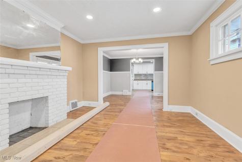 1554 E 221st Street Euclid OH 44117