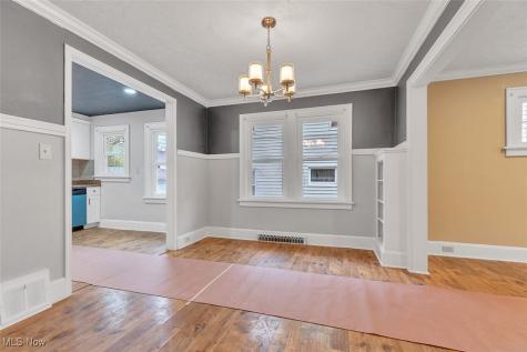 1554 E 221st Street Euclid OH 44117