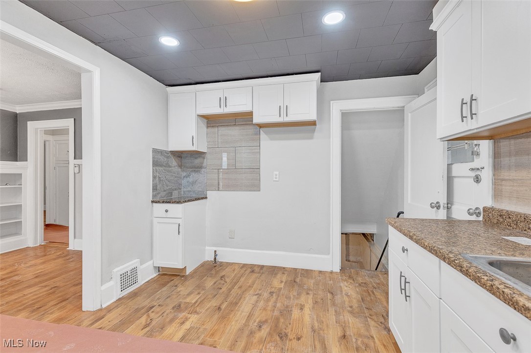 1554 E 221st Street Euclid OH 44117