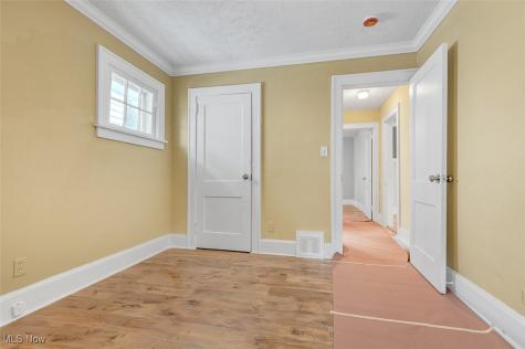 1554 E 221st Street Euclid OH 44117