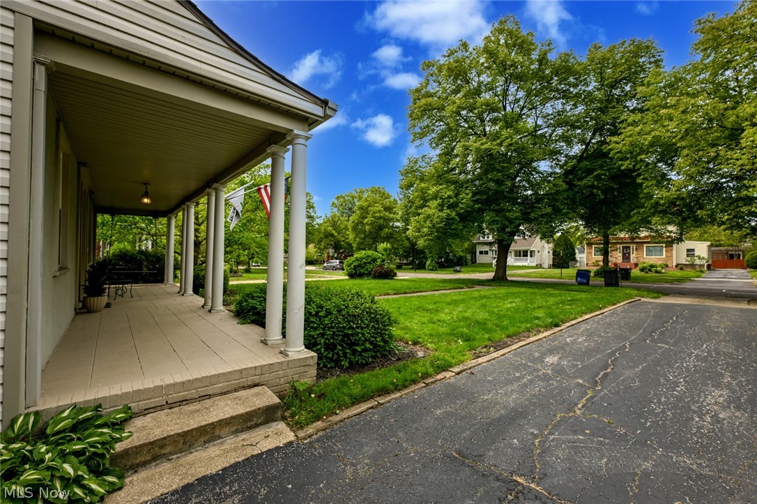 1390 Delia Avenue Akron OH 44320