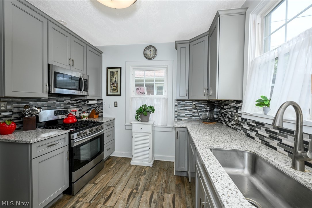 1390 Delia Avenue Akron OH 44320