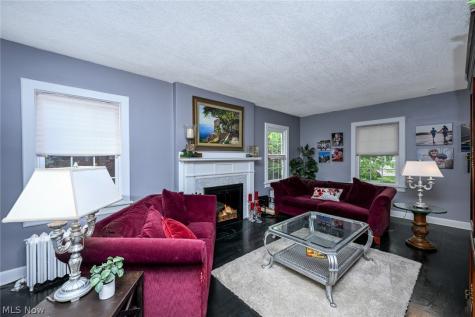 1390 Delia Avenue Akron OH 44320