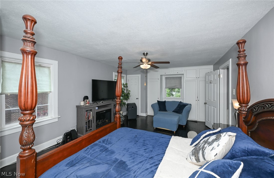 1390 Delia Avenue Akron OH 44320