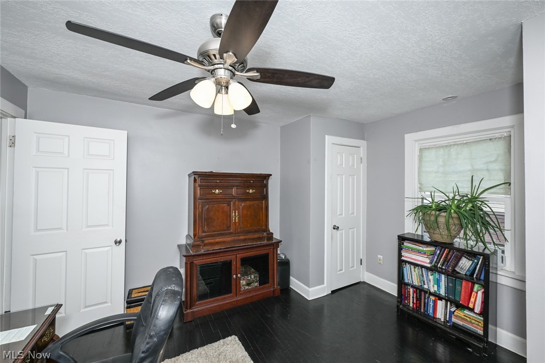 1390 Delia Avenue Akron OH 44320