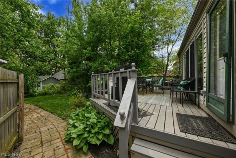 1390 Delia Avenue Akron OH 44320