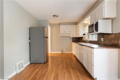 2551 Harsh Avenue SE Massillon OH 44646