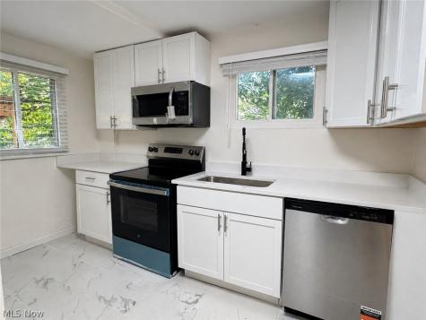 1352 Diagonal Road Akron OH 44320