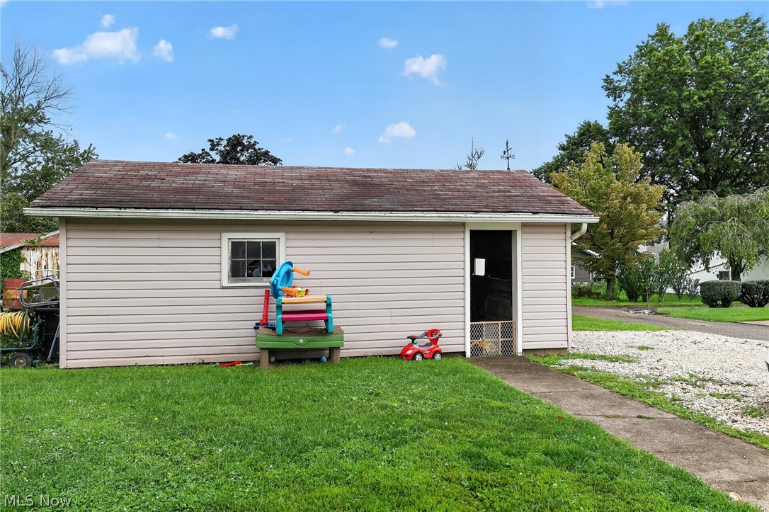 620 Lincoln Avenue NW Carrollton OH 44615