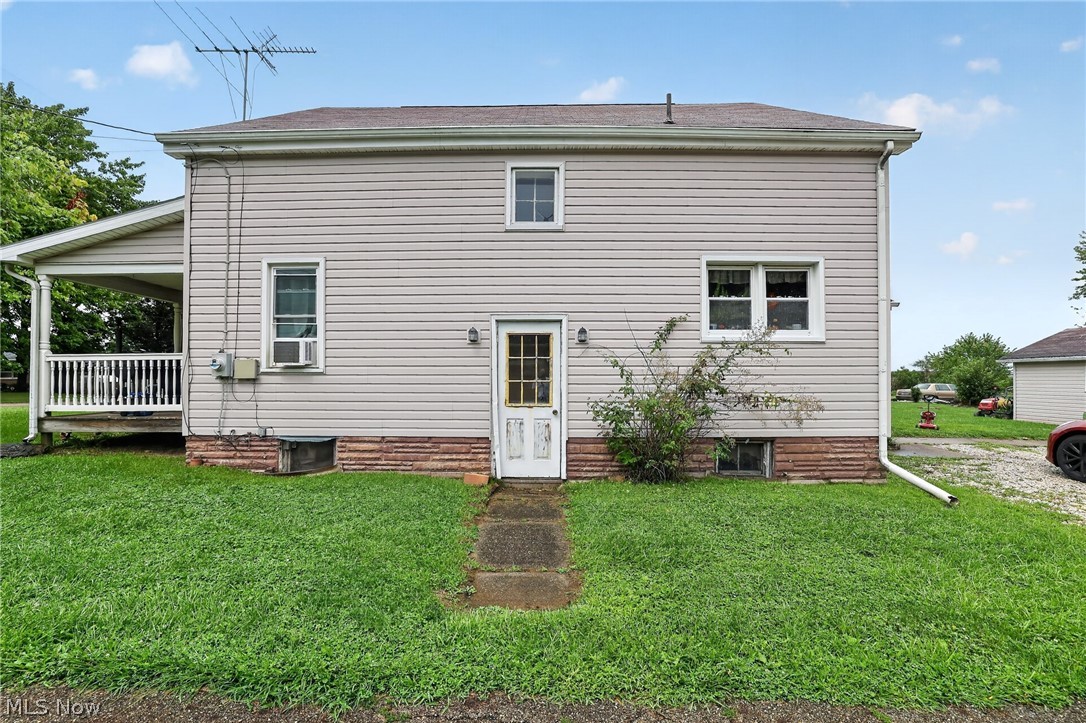 620 Lincoln Avenue NW Carrollton OH 44615