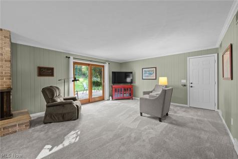 802 Deerfield Lane NE Massillon OH 44646