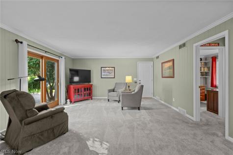 802 Deerfield Lane NE Massillon OH 44646