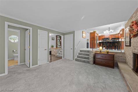 802 Deerfield Lane NE Massillon OH 44646
