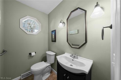 802 Deerfield Lane NE Massillon OH 44646