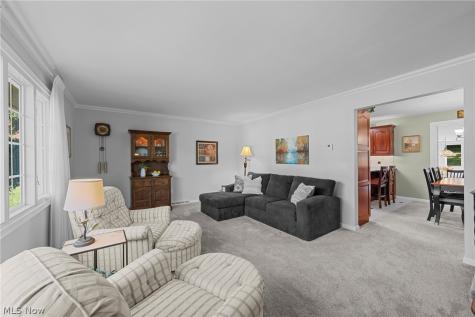 802 Deerfield Lane NE Massillon OH 44646