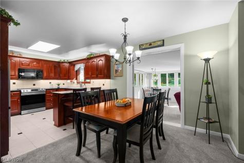 802 Deerfield Lane NE Massillon OH 44646