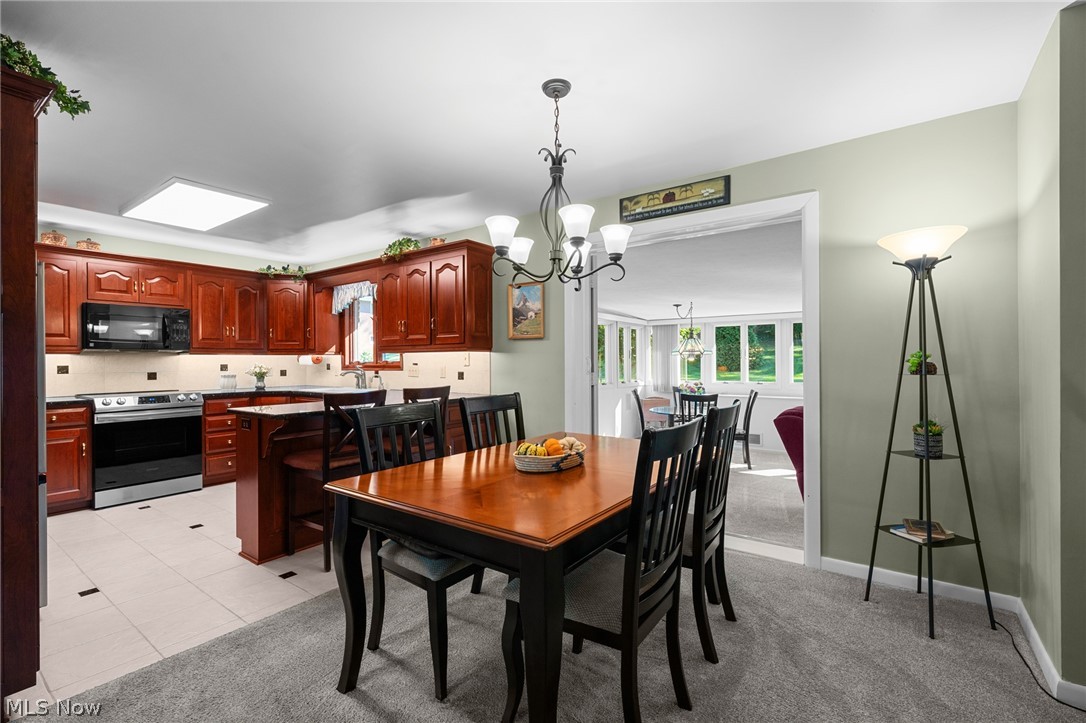 802 Deerfield Lane NE Massillon OH 44646