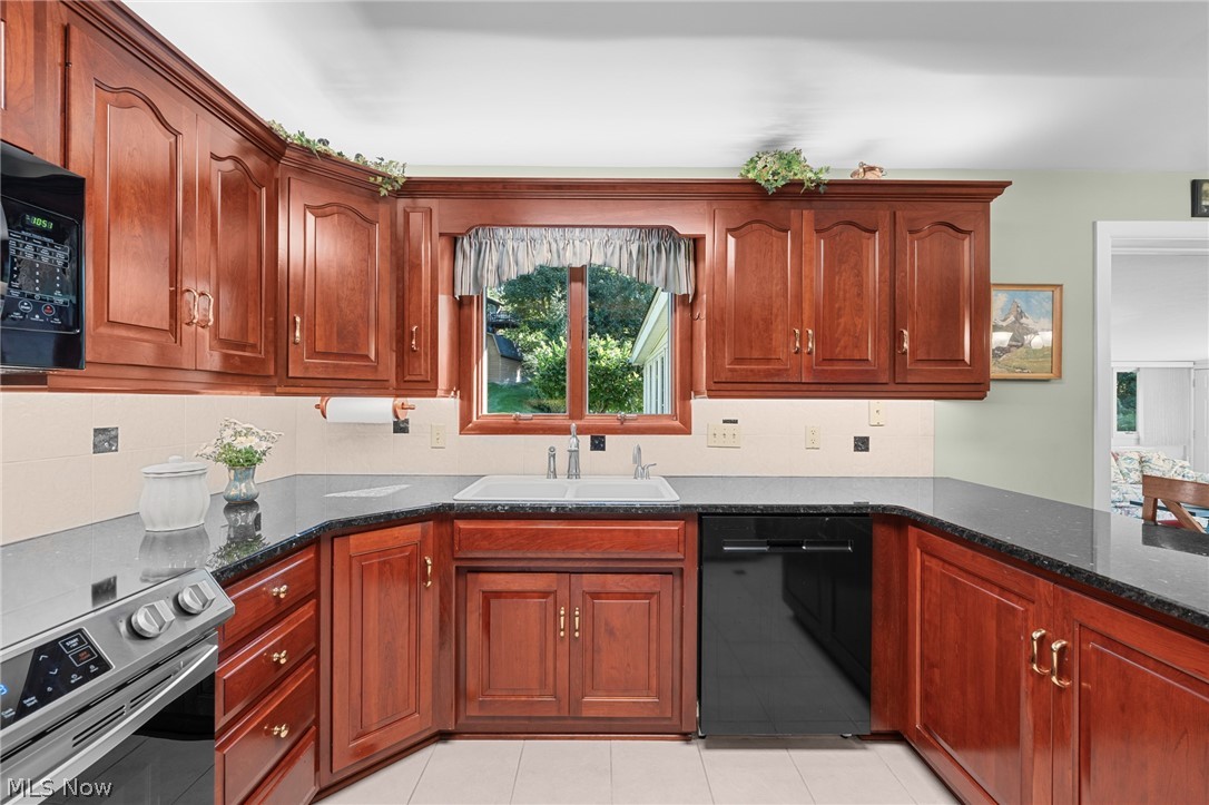 802 Deerfield Lane NE Massillon OH 44646