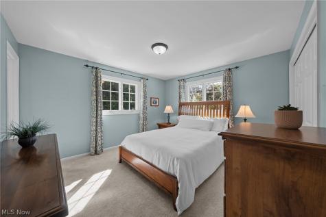 802 Deerfield Lane NE Massillon OH 44646