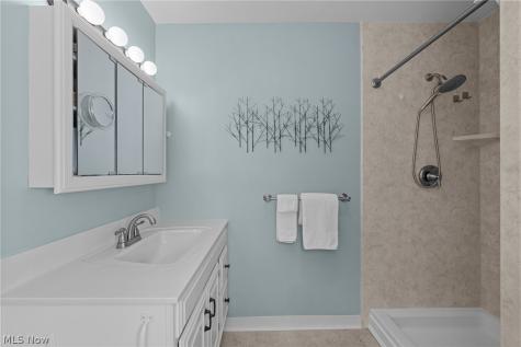 802 Deerfield Lane NE Massillon OH 44646