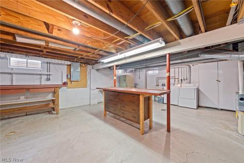 802 Deerfield Lane NE Massillon OH 44646