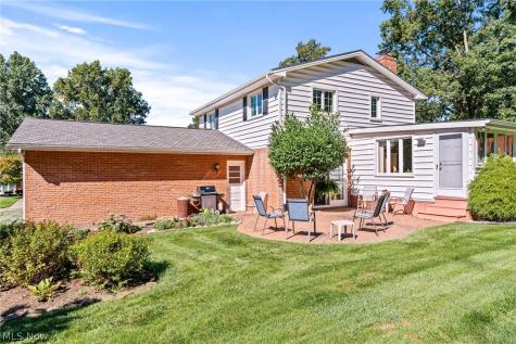 802 Deerfield Lane NE Massillon OH 44646
