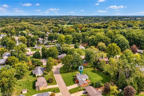 802 Deerfield Lane NE Massillon OH 44646
