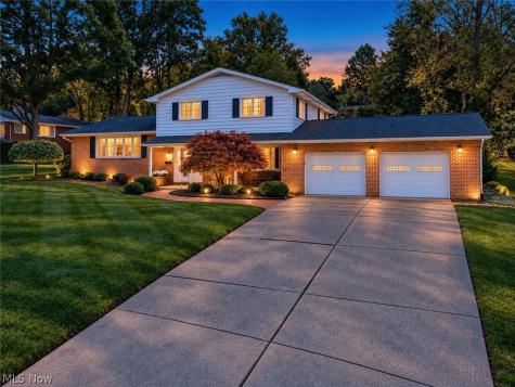 802 Deerfield Lane NE Massillon OH 44646