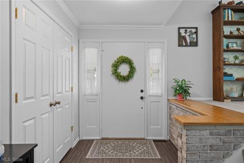 802 Deerfield Lane NE Massillon OH 44646