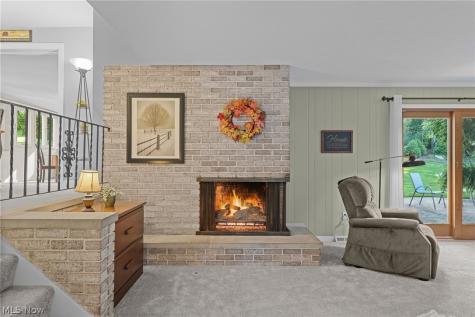 802 Deerfield Lane NE Massillon OH 44646