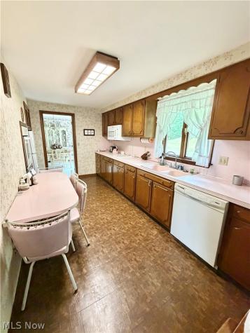 207 Terry Avenue NE Massillon OH 44646