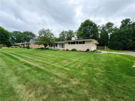 207 Terry Avenue NE Massillon OH 44646