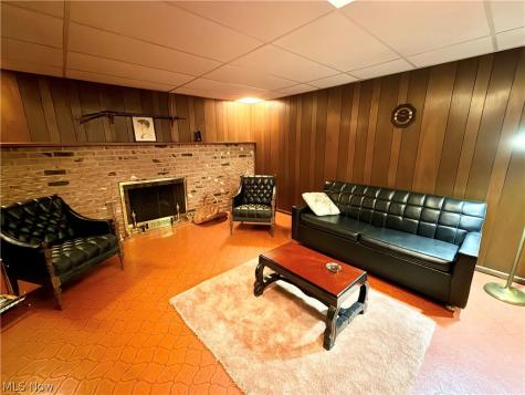 207 Terry Avenue NE Massillon OH 44646