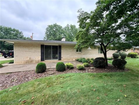 207 Terry Avenue NE Massillon OH 44646