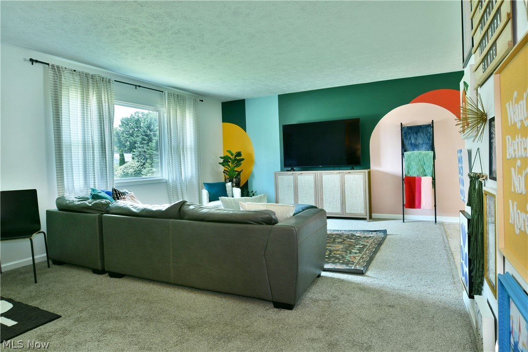 3819 Adrian Drive SE Warren OH 44484