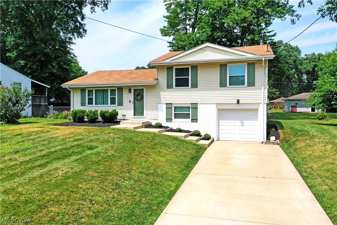 3819 Adrian Drive SE Warren OH 44484